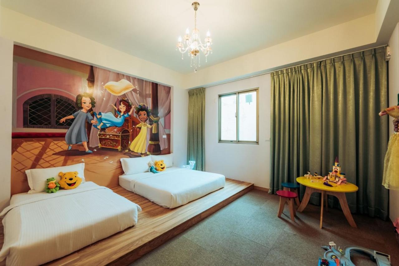 Hotel Elsa House à Tainan Extérieur photo