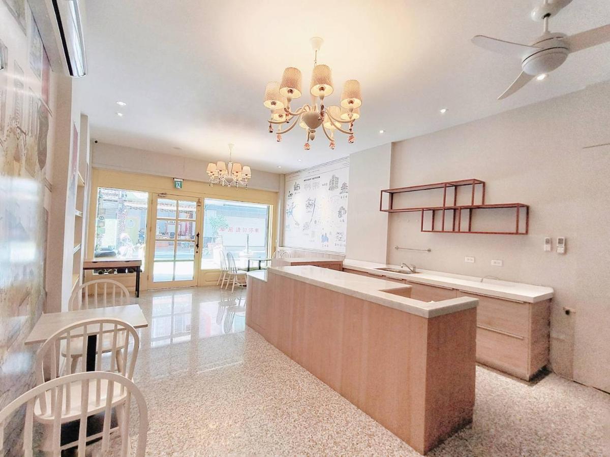 Hotel Elsa House à Tainan Extérieur photo