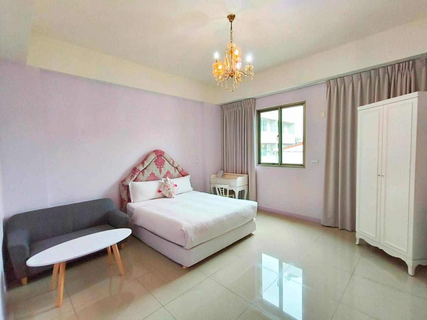 Hotel Elsa House à Tainan Extérieur photo