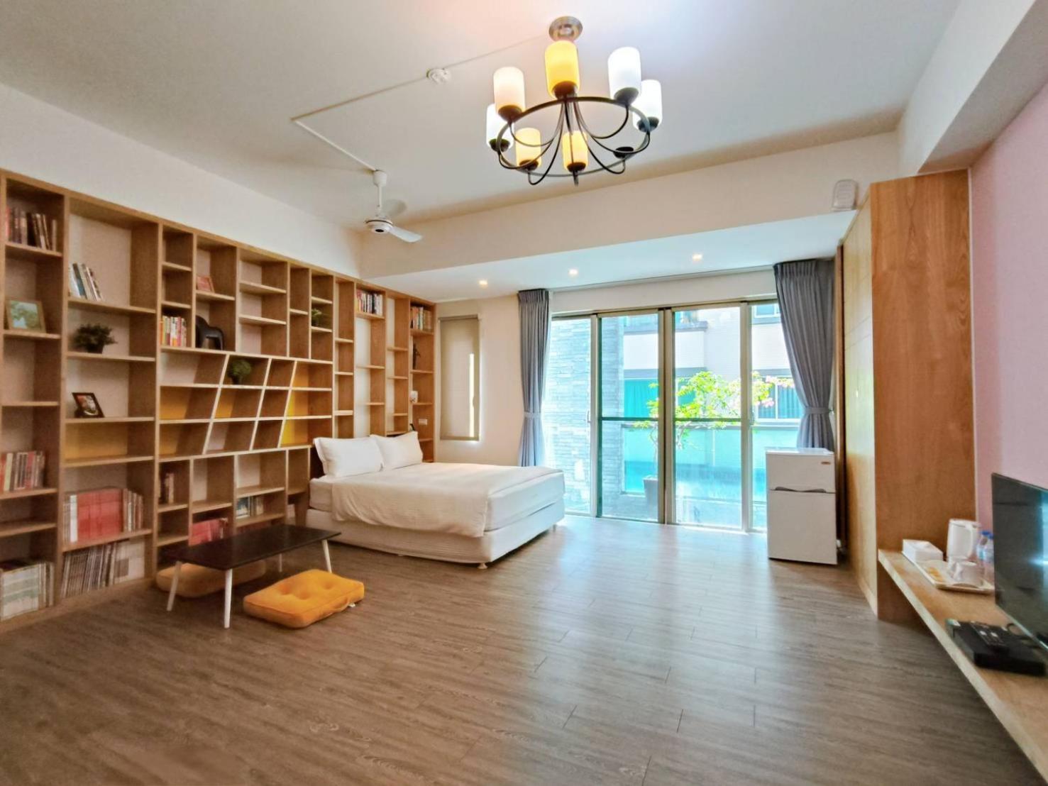 Hotel Elsa House à Tainan Extérieur photo