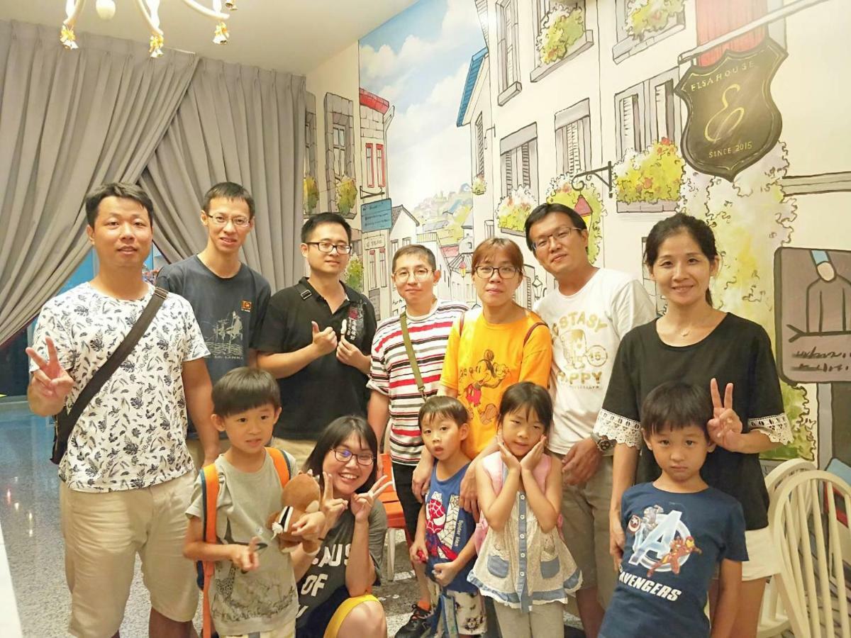 Hotel Elsa House à Tainan Extérieur photo